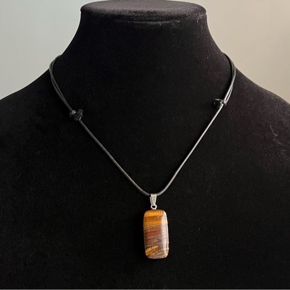 Jewelry - Tiger eye stone pendant adjustable cord necklace